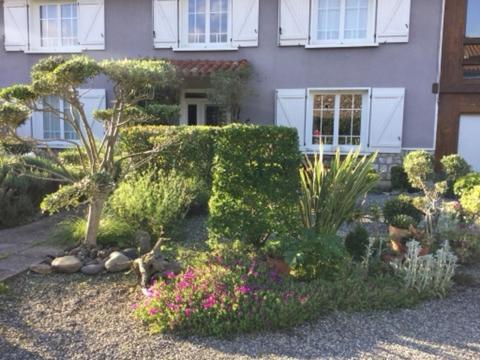 Bed and Breakfast Loft Atypique Villeneuve-de-Riviere Екстер'єр фото