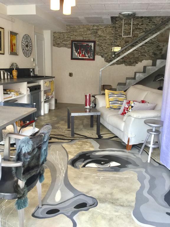 Bed and Breakfast Loft Atypique Villeneuve-de-Riviere Екстер'єр фото