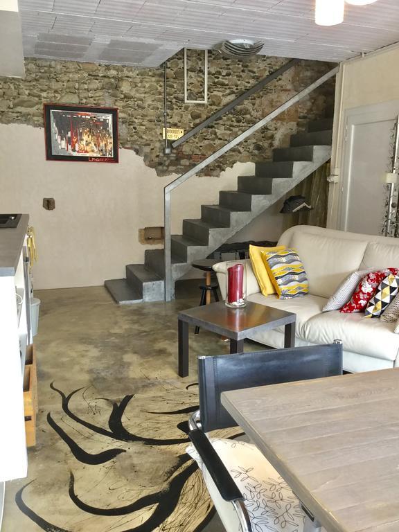 Bed and Breakfast Loft Atypique Villeneuve-de-Riviere Екстер'єр фото